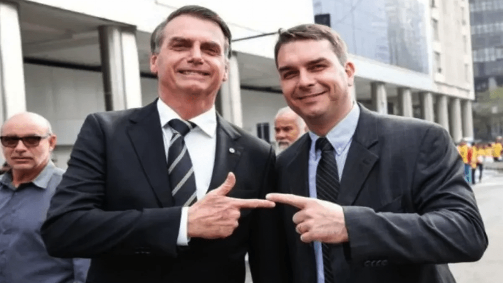 Jair e Flávio Bolsonaro