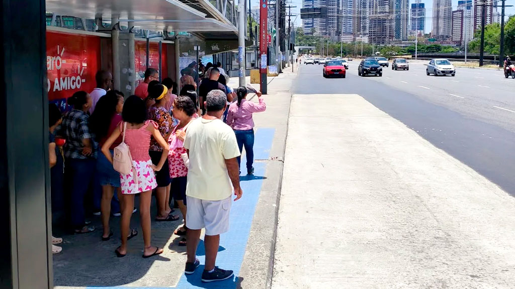 falta de ônibus